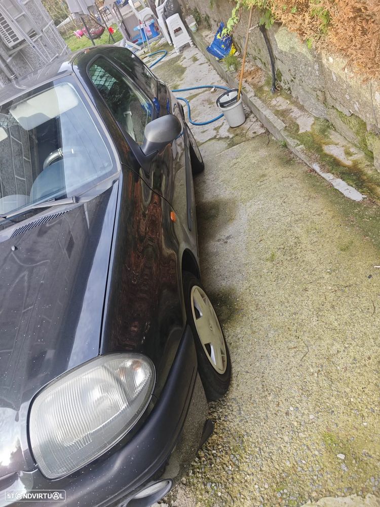 Renault Clio 1.9 D RN - 1