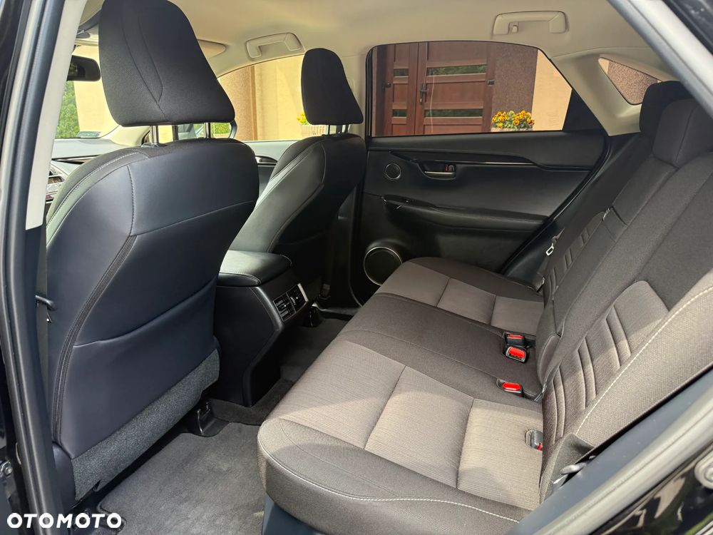 Lexus NX 300h Business Edition AWD - 23