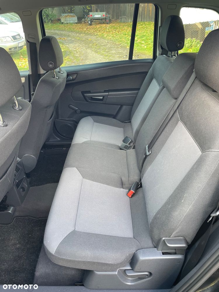 Opel Zafira 1.6 - 8