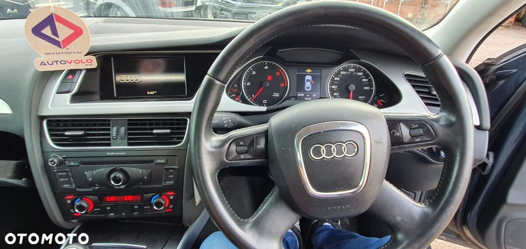 Wszystkie części Audi A4 B8 2.0 TDI CAGA Skrzynia KXP sedan lakier: LZ7H - 5