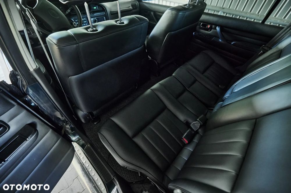 Toyota Land Cruiser - 27