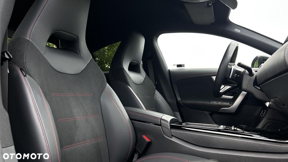 Mercedes-Benz CLA 200 mHEV 7G-DCT - 24