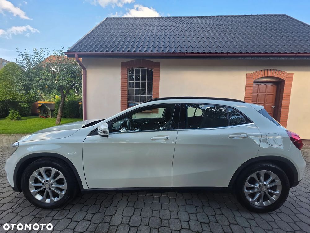 Mercedes-Benz GLA - 7
