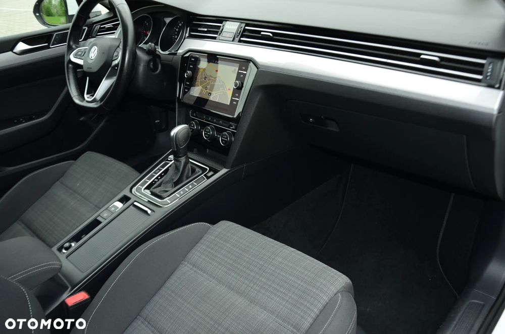 Volkswagen Passat - 21