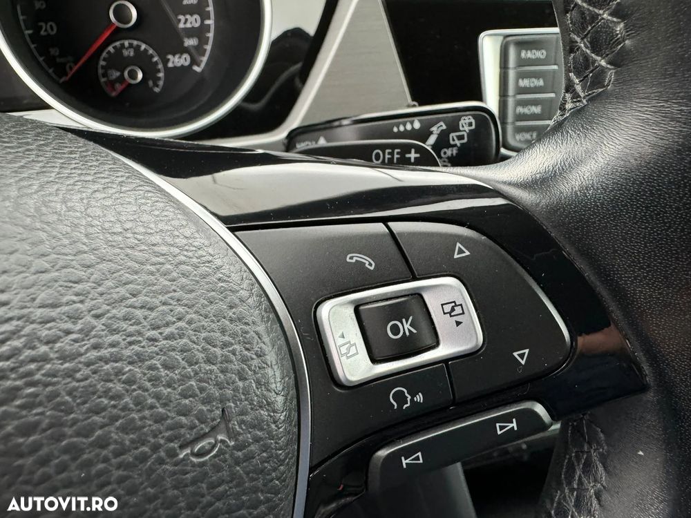 Volkswagen Touran 1.4 TSI DSG Comfortline - 36