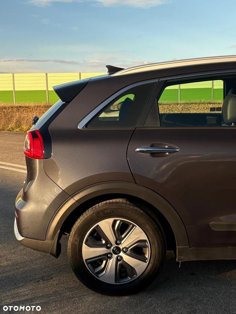 Kia Niro 1.6 GDI Hybrid L - 7