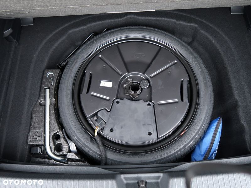 Volkswagen Golf - 29