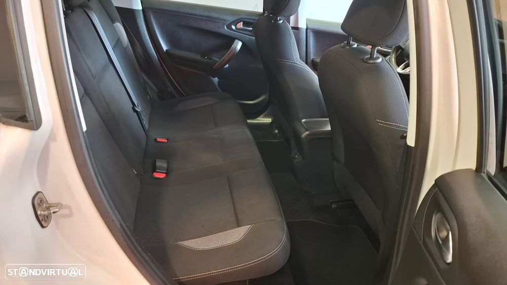 Peugeot 2008 1.6 BlueHDi Style - 14