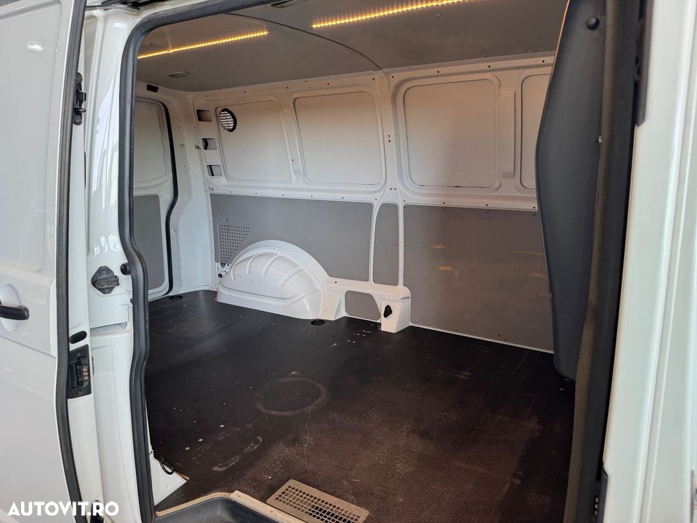Volkswagen Transporter - 6