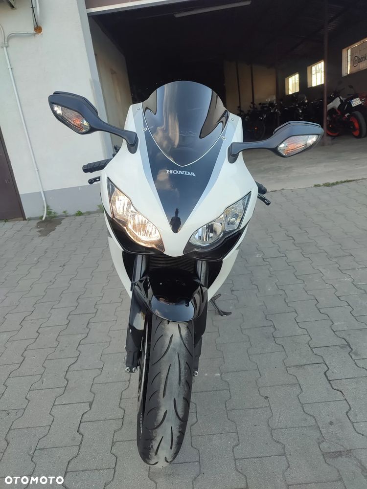 Honda CBR - 26
