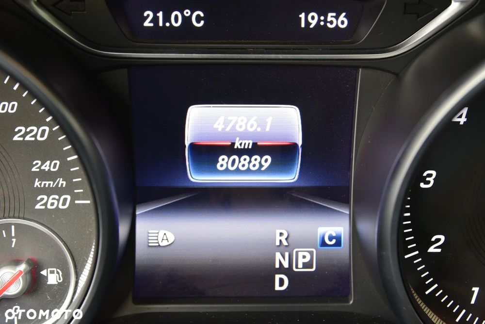 Mercedes-Benz GLA 200 7G-DCT AMG Line - 35