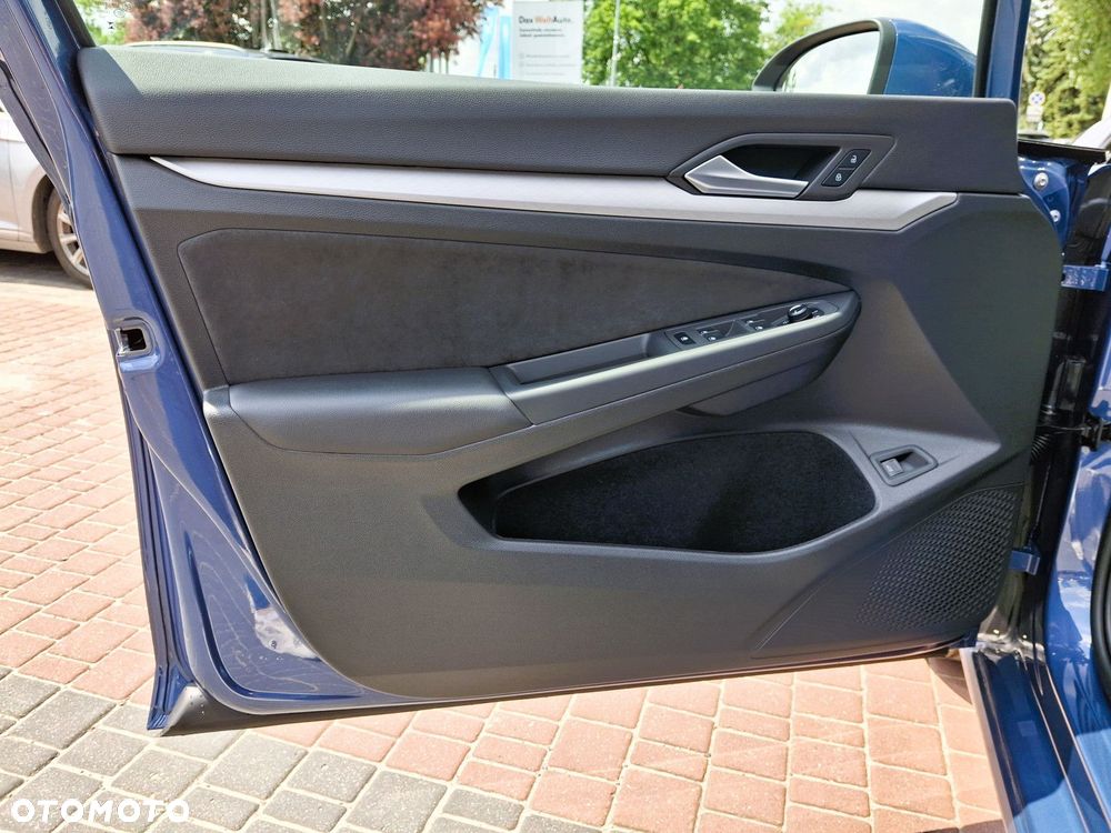 Volkswagen Golf - 10