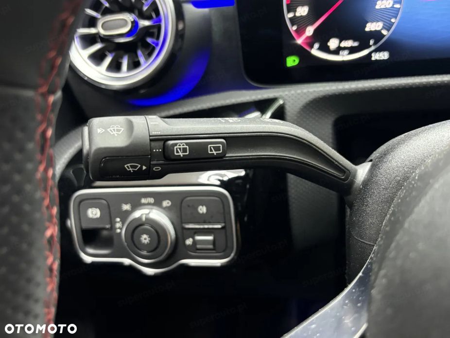 Mercedes-Benz Klasa A 220 4-Matic AMG Line 8G-DCT - 11