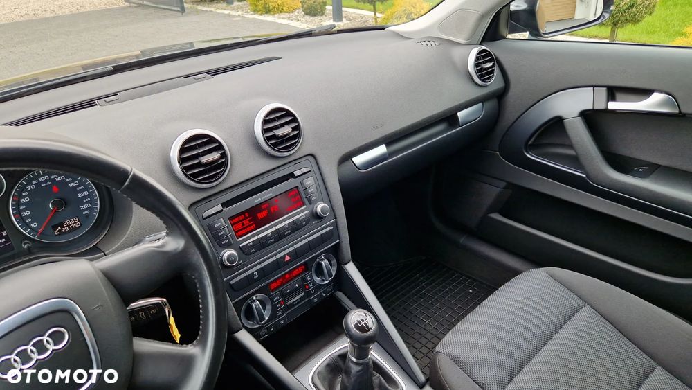 Audi A3 3-drzwiowe 1.6 TDI Attraction - 12