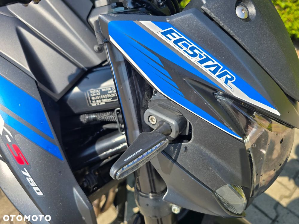 Suzuki GSX - 13