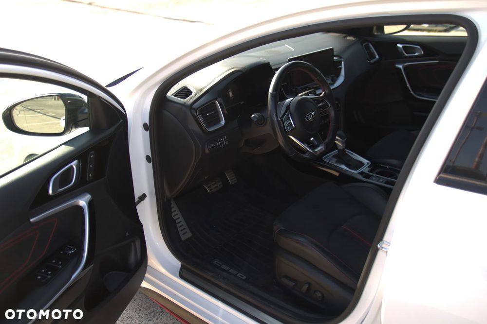 Kia ProCeed 1.6 T-GDI GT DCT - 10