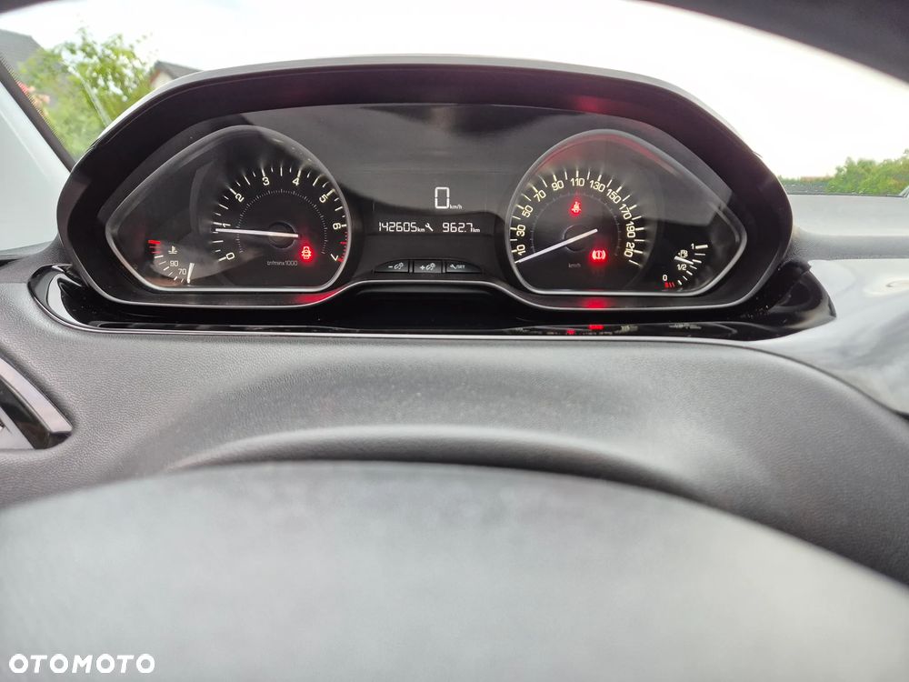 Peugeot 208 1.2 PureTech Active - 19