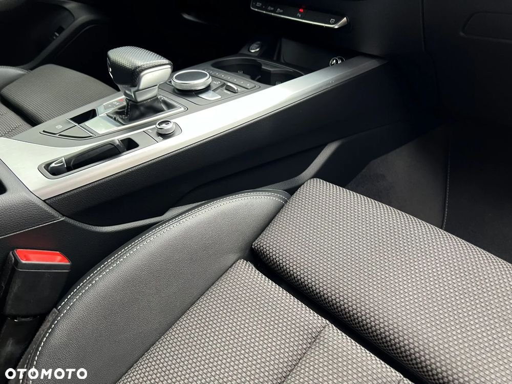 Audi A4 Avant 2.0 TDI Sport S tronic - 26