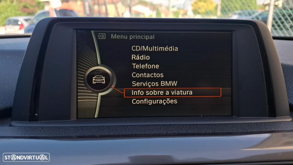 BMW 318 d Line Sport - 36