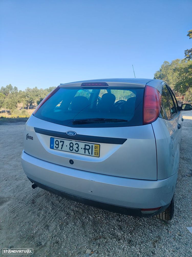 Ford Focus 2000 photo 4
