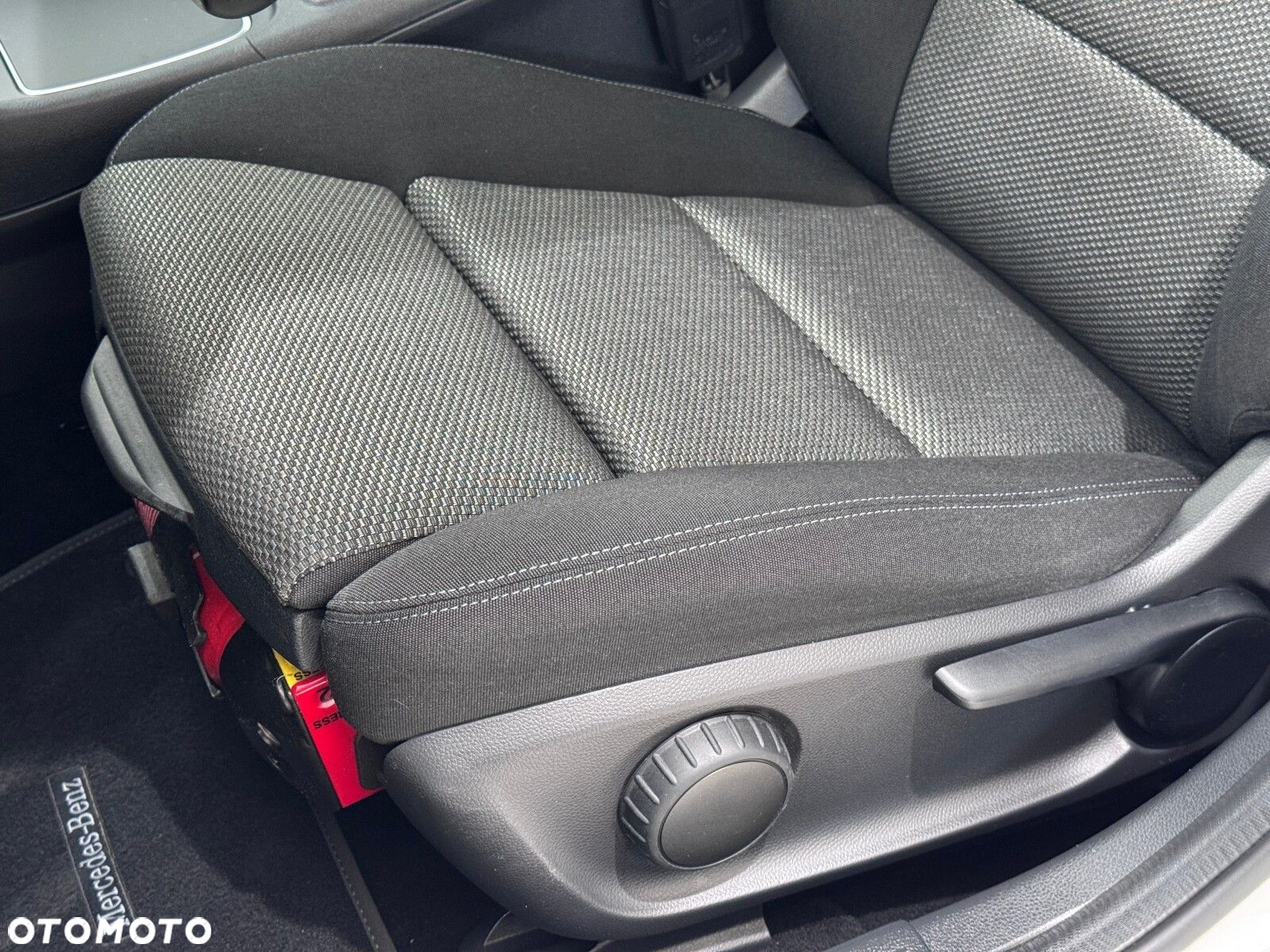 Mercedes-Benz GLA 200 d 7G-DCT - 11