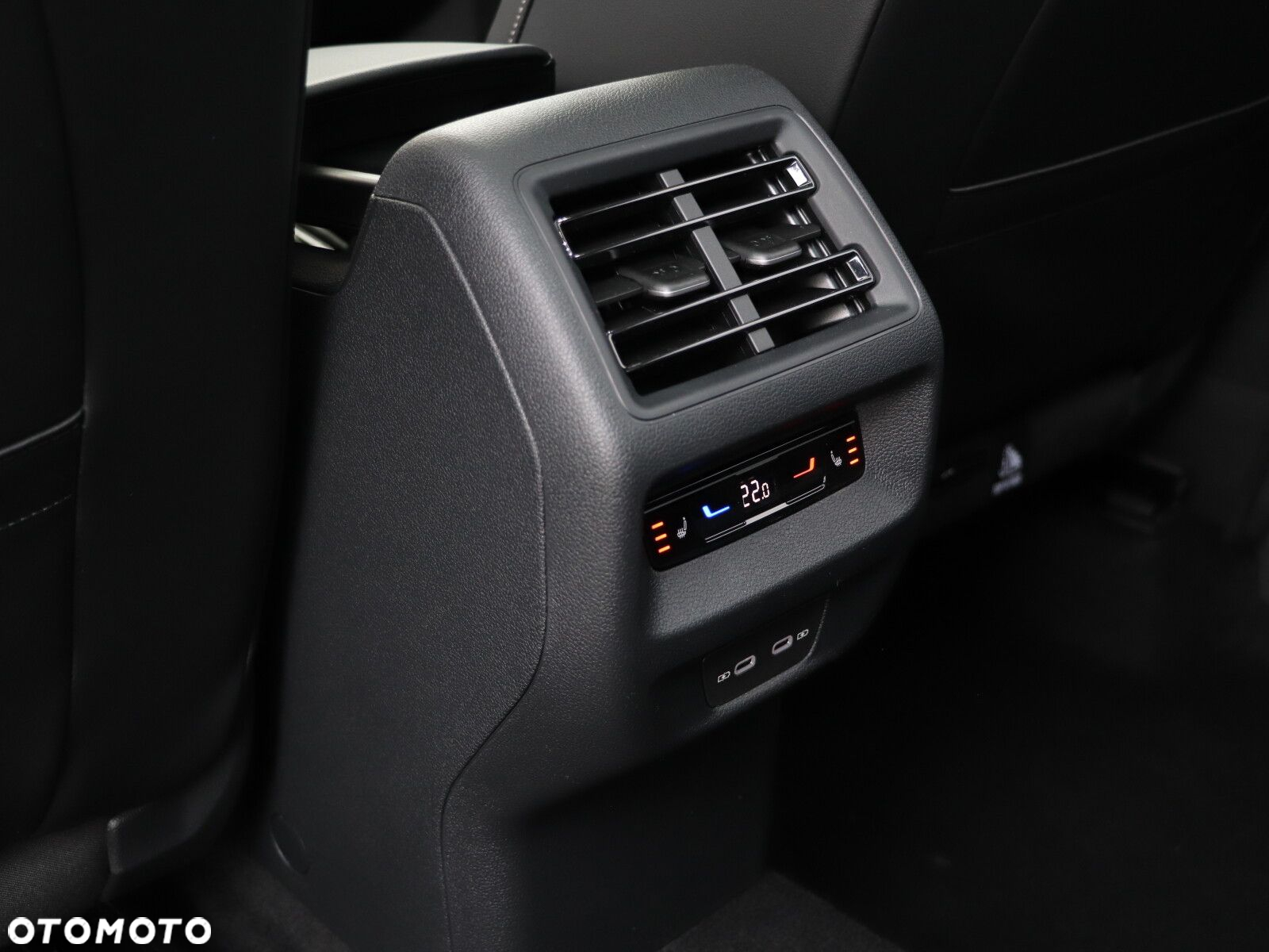 Volkswagen Tiguan - 24