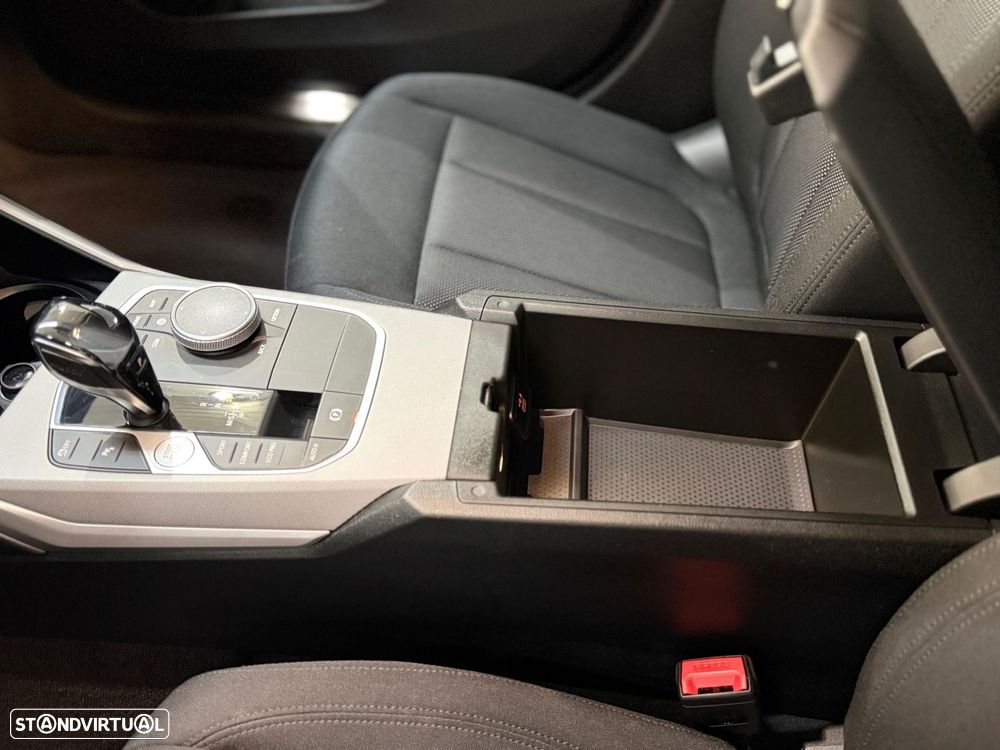 BMW 320 d Touring Line Sport Auto - 23