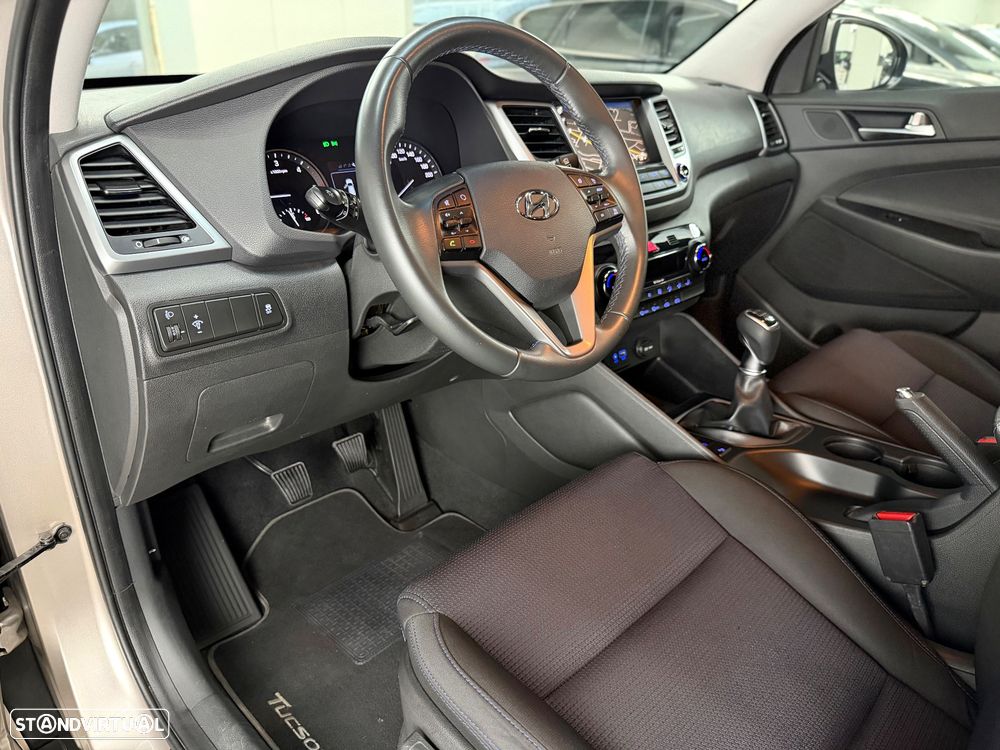 Hyundai Tucson 1.7 CRDi Executive - 16