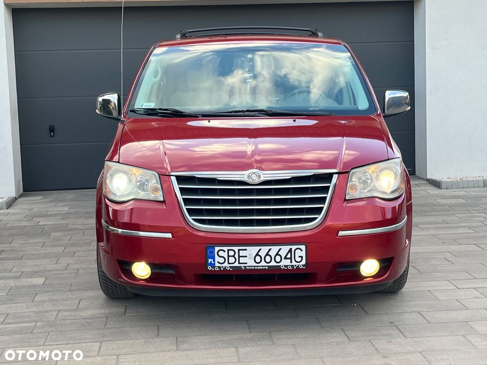 Chrysler Town & Country - 6