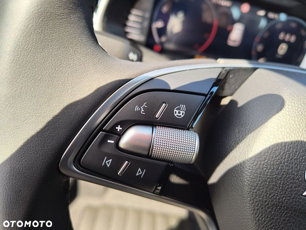 Skoda Kamiq 1.0 TSI Drive - 32