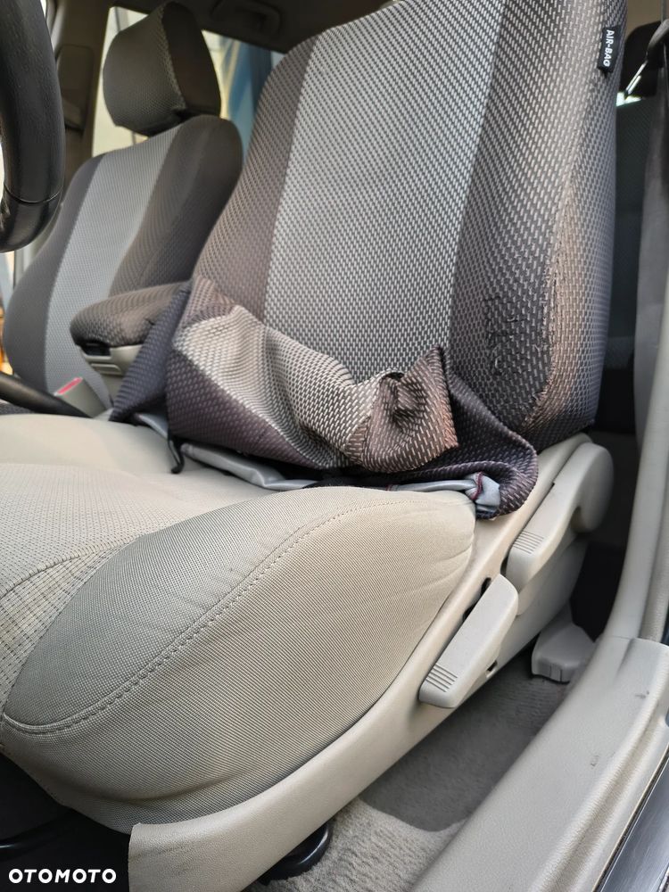 Toyota Avensis 2.0 D-4D Sol - 20