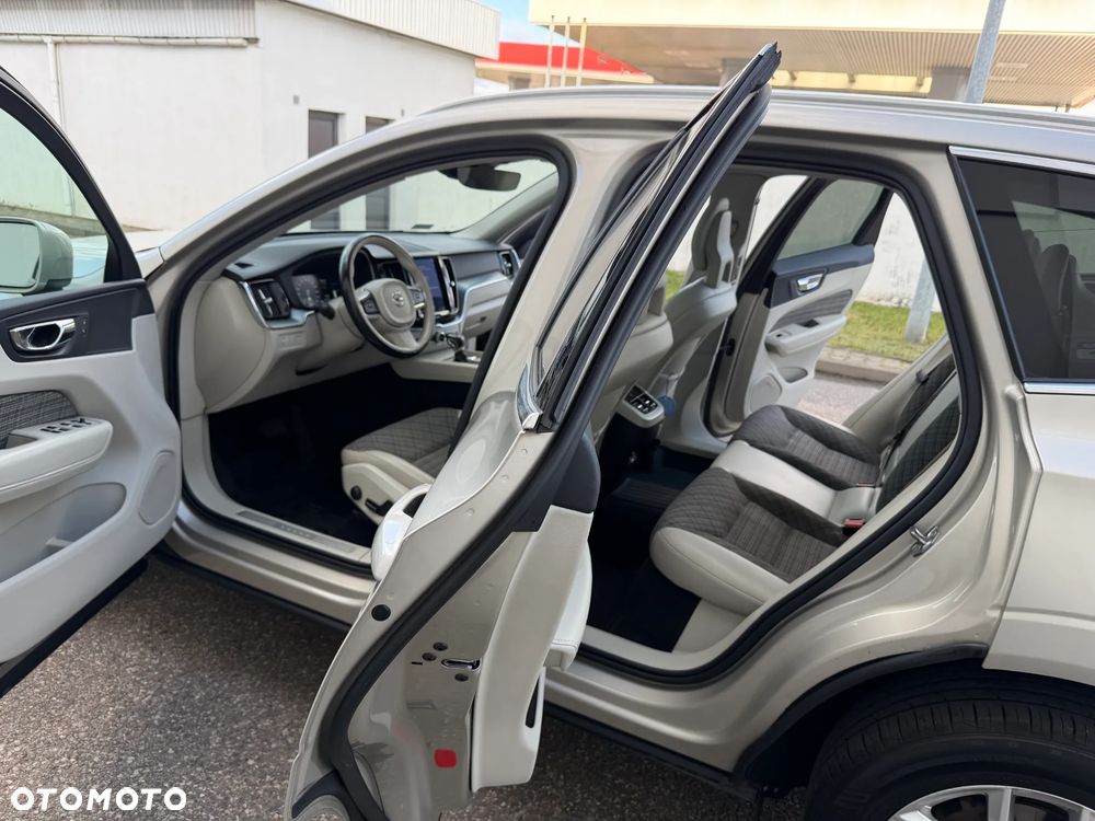 Volvo XC 60 D4 AWD Momentum - 6