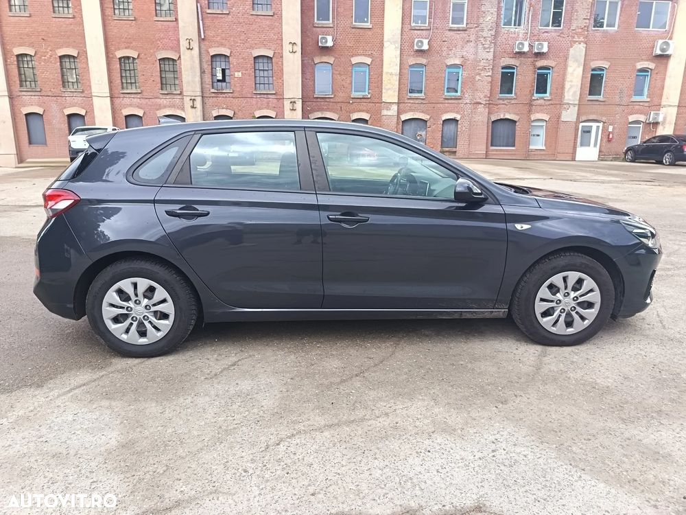 HYUNDAI i30 2023 — imagine 3