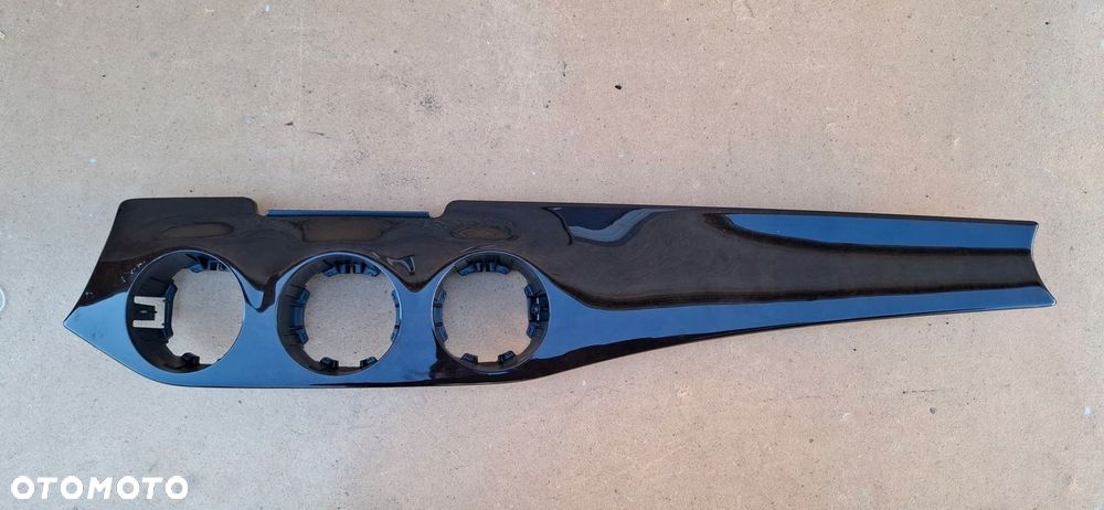 MERCEDES CLA C117 W117 DEKOR LISTWA PRAWA KONSOLI TAOBRAUN A1176802001 - 1