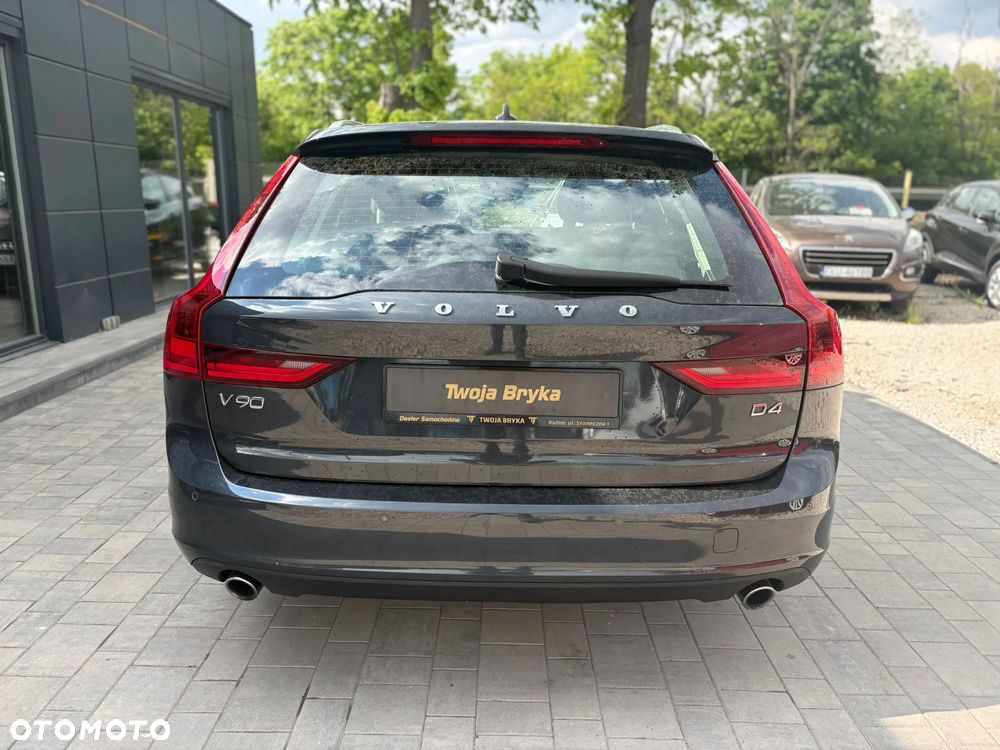 Volvo V90 D4 AWD Geartronic Momentum - 4