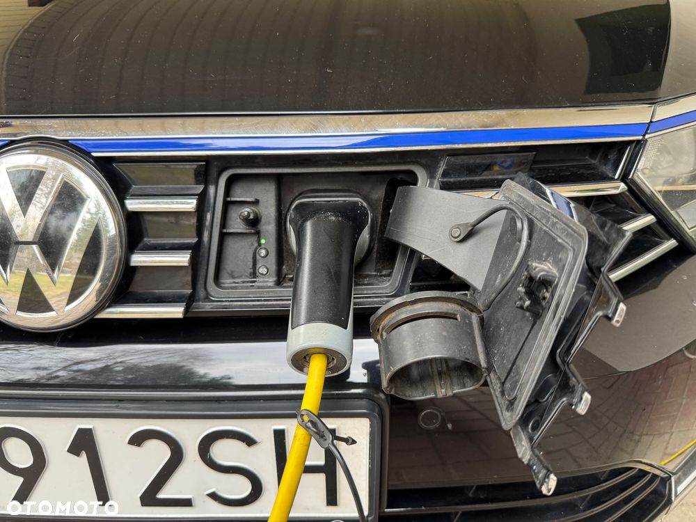 Volkswagen Passat - 11