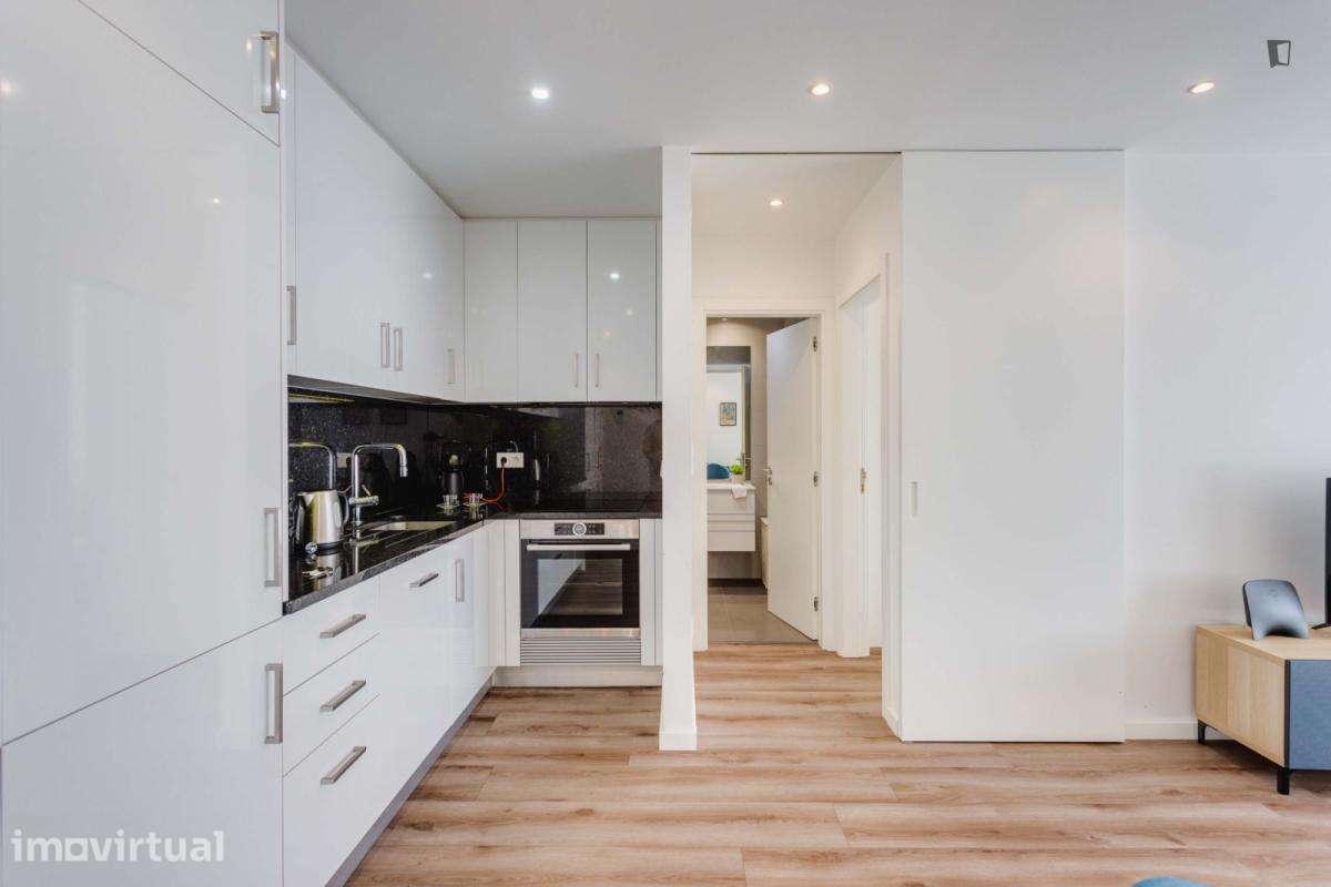 Apartamento com 1 quartos - localizado em Sete Rios Lisbon - Grande imagem: 2/25