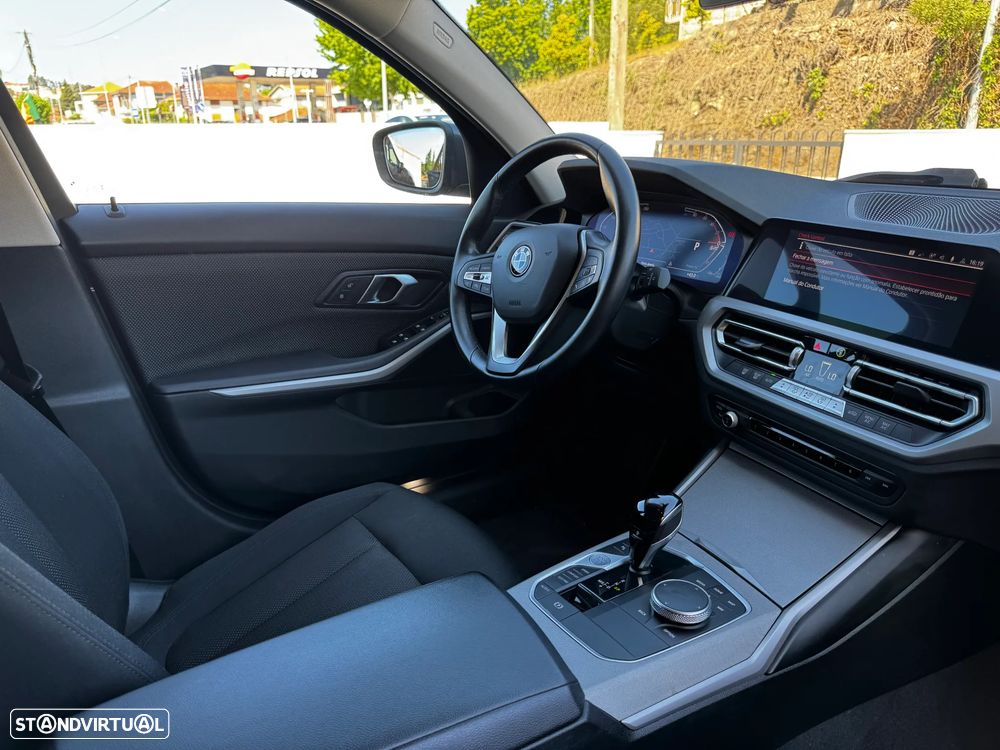 BMW 320 d Auto - 28