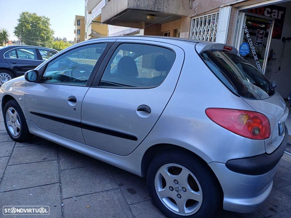Peugeot 206 1.4 XT — fotografia 3