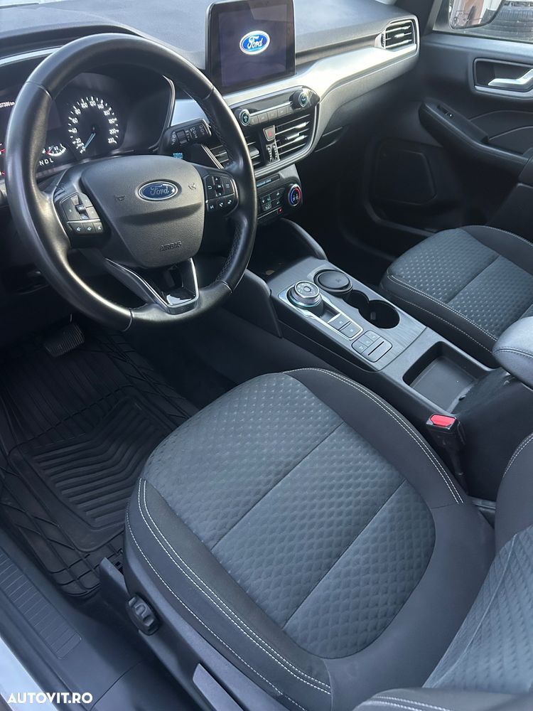 Ford Kuga - 12