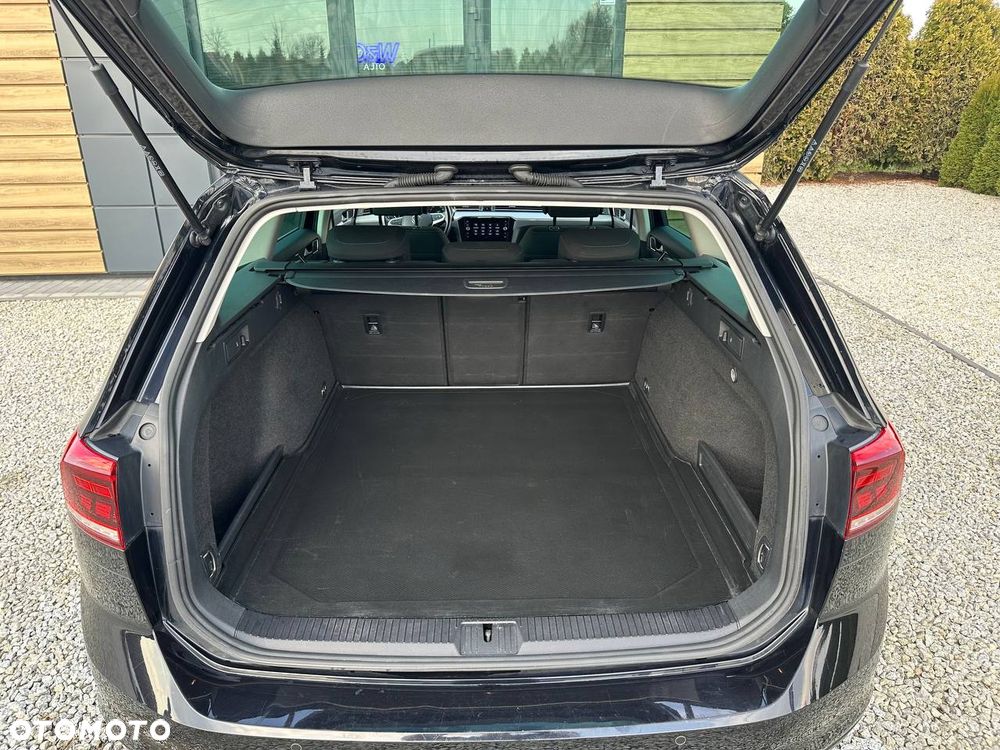 Volkswagen Passat - 18