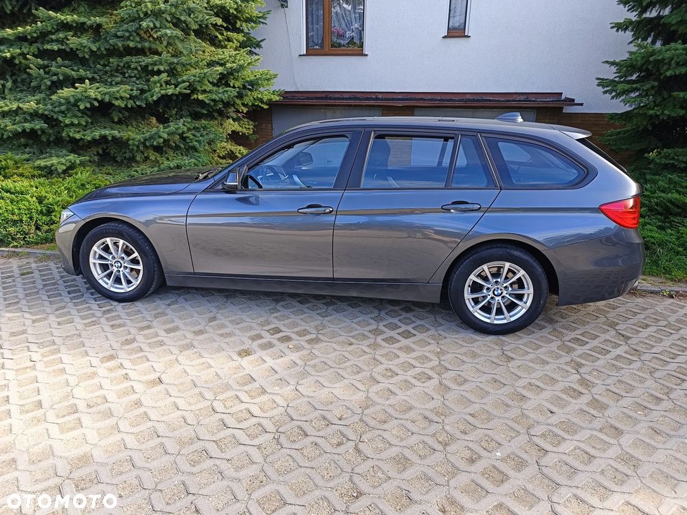 BMW Seria 3 320d - 25