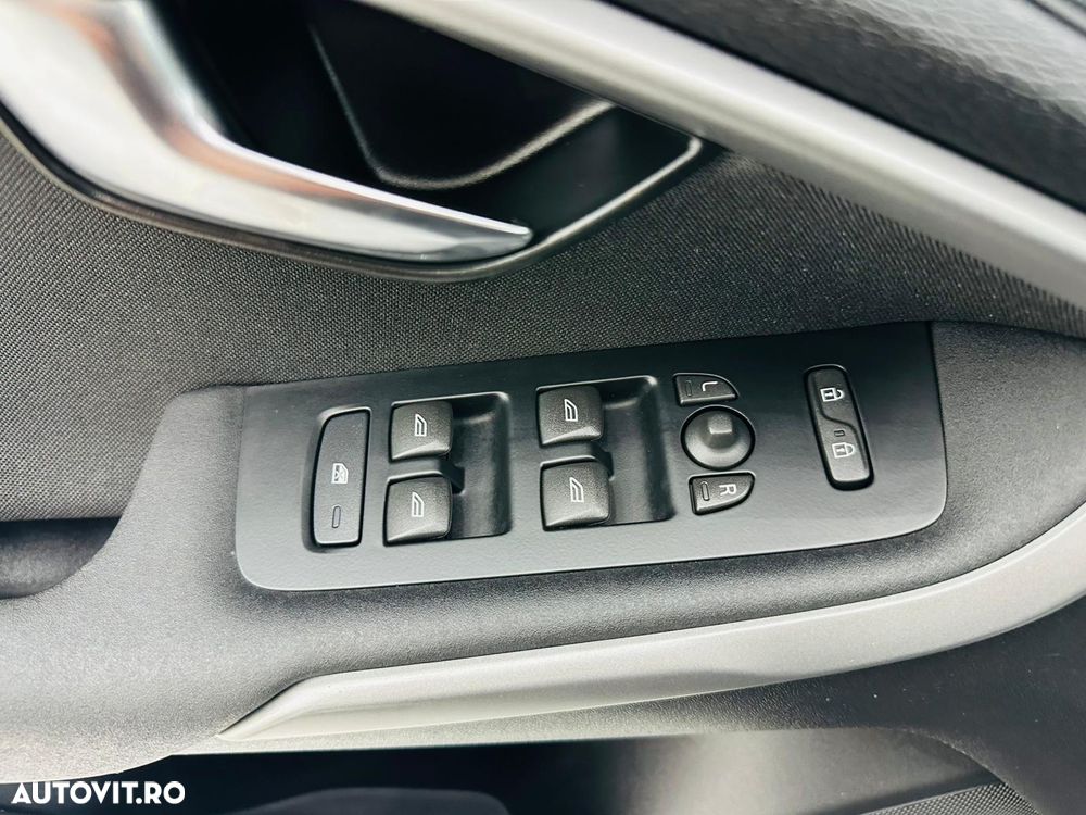 Volvo V40 D2 Kinetic - 12