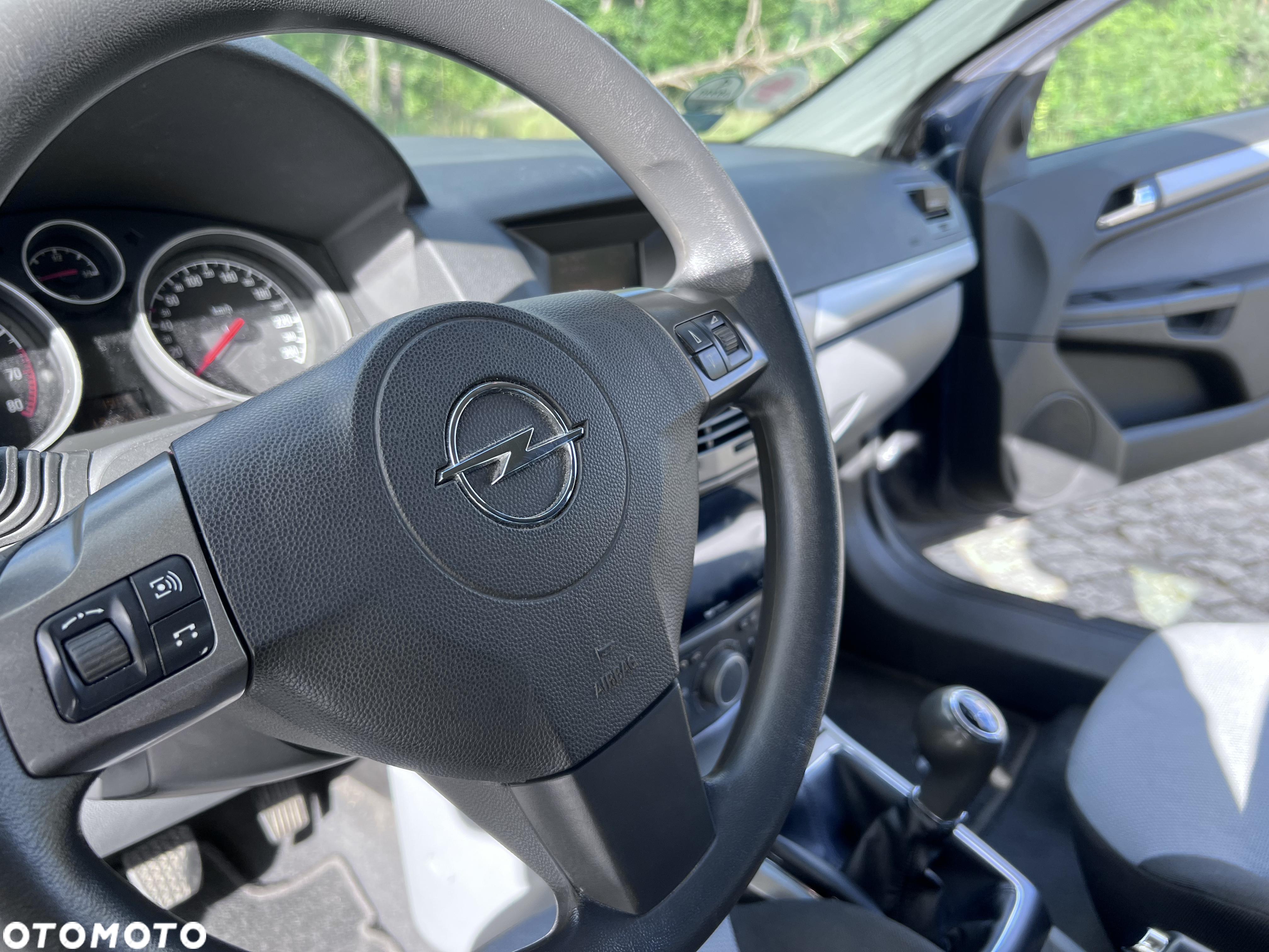 Opel Astra GTC 1.4 - 13