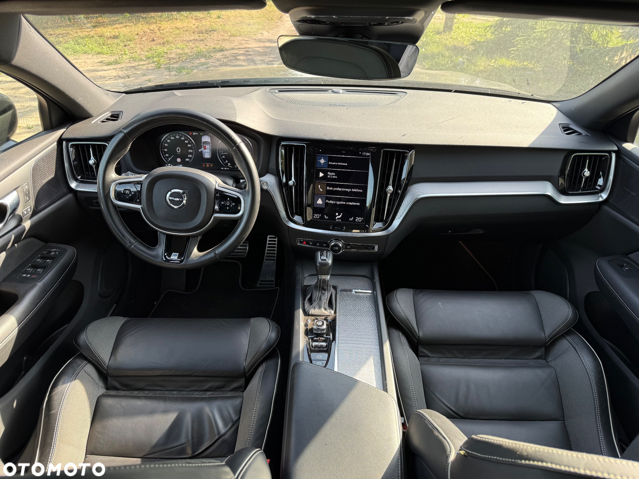 Volvo V60 D4 R-Design - 13