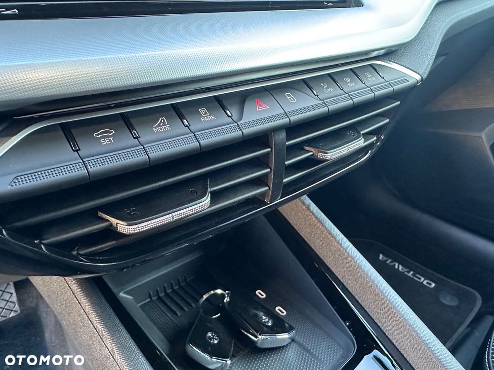 Skoda Octavia 1.5 TSI mHEV DSG Selection - 30