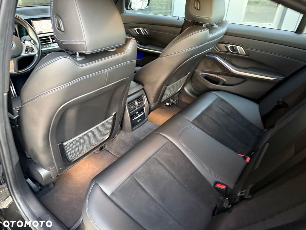 BMW Seria 3 320i M Sport Sport - 37