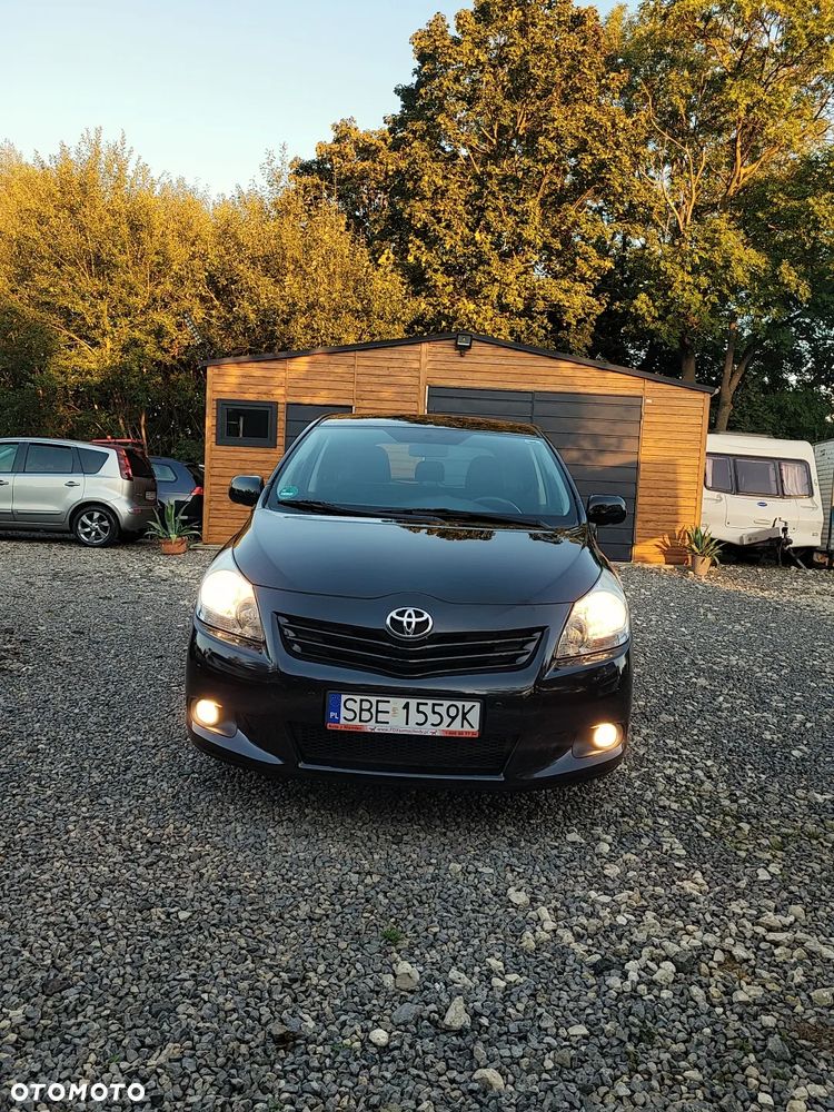 Toyota Verso 2012 photo 2