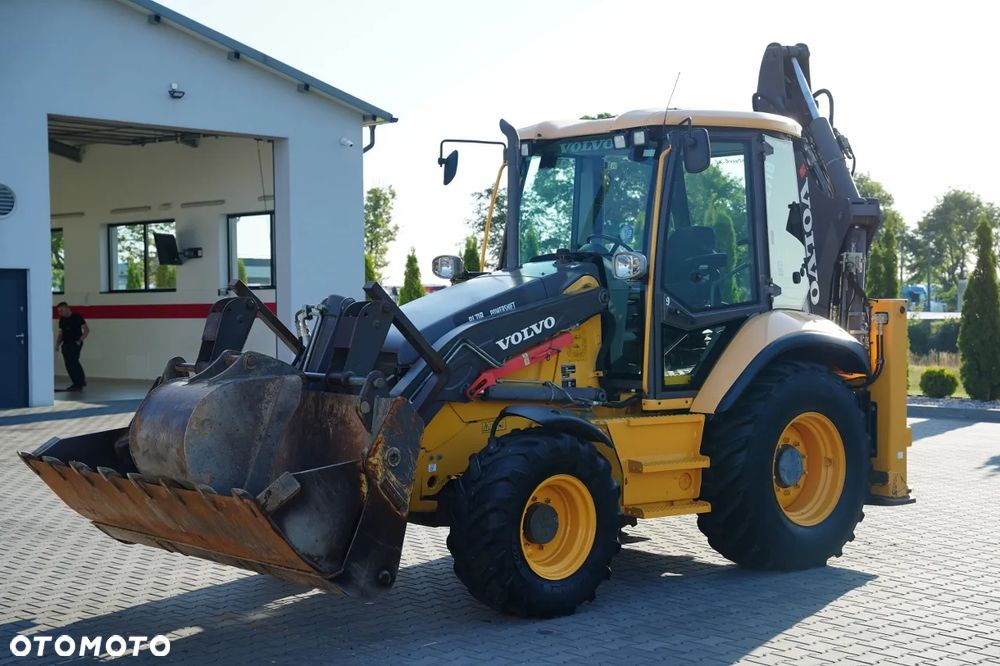Volvo BL71B / KOPARKO-ŁADOWARKA / KLIMATYZACJA / SKARPÓWKA - 9