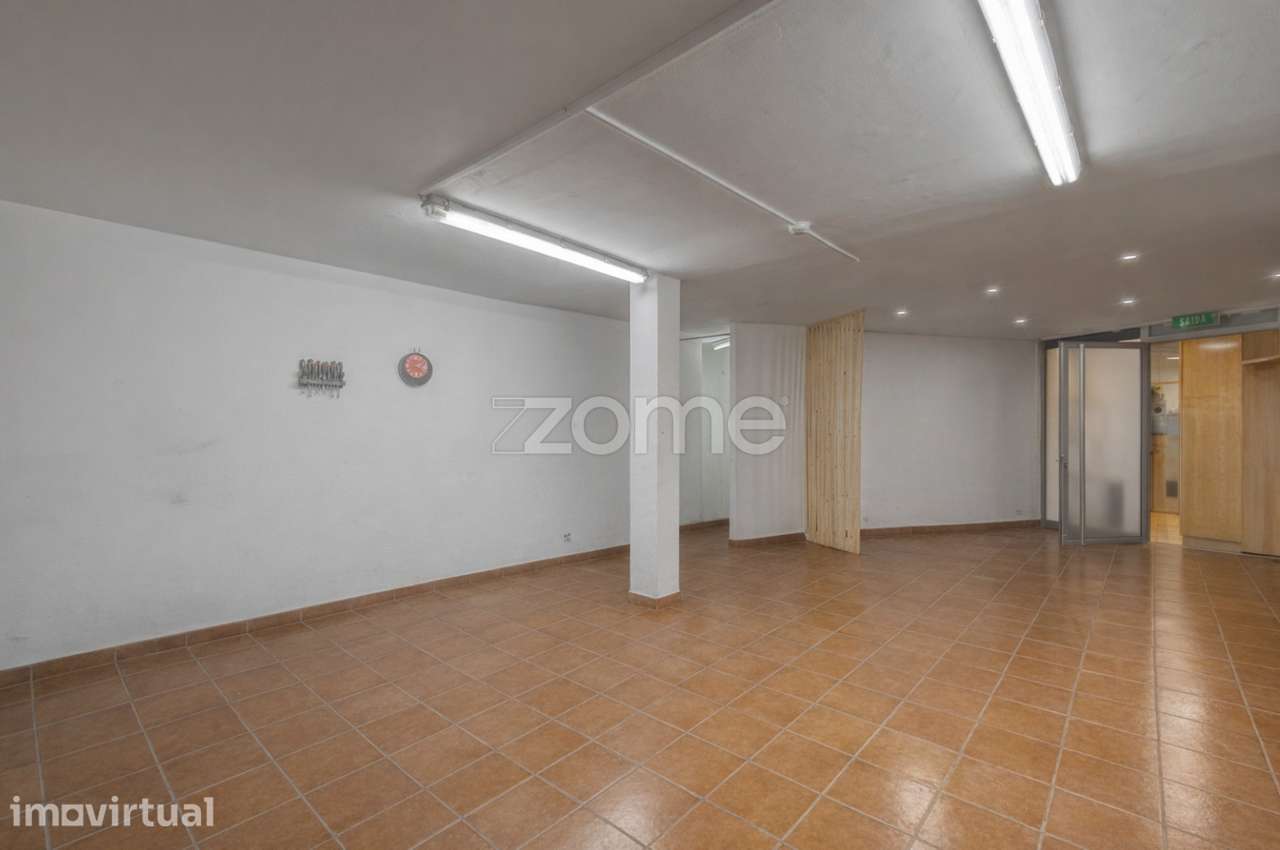 Loja no Atlântico Centro Comercial, em Matosinhos Sul